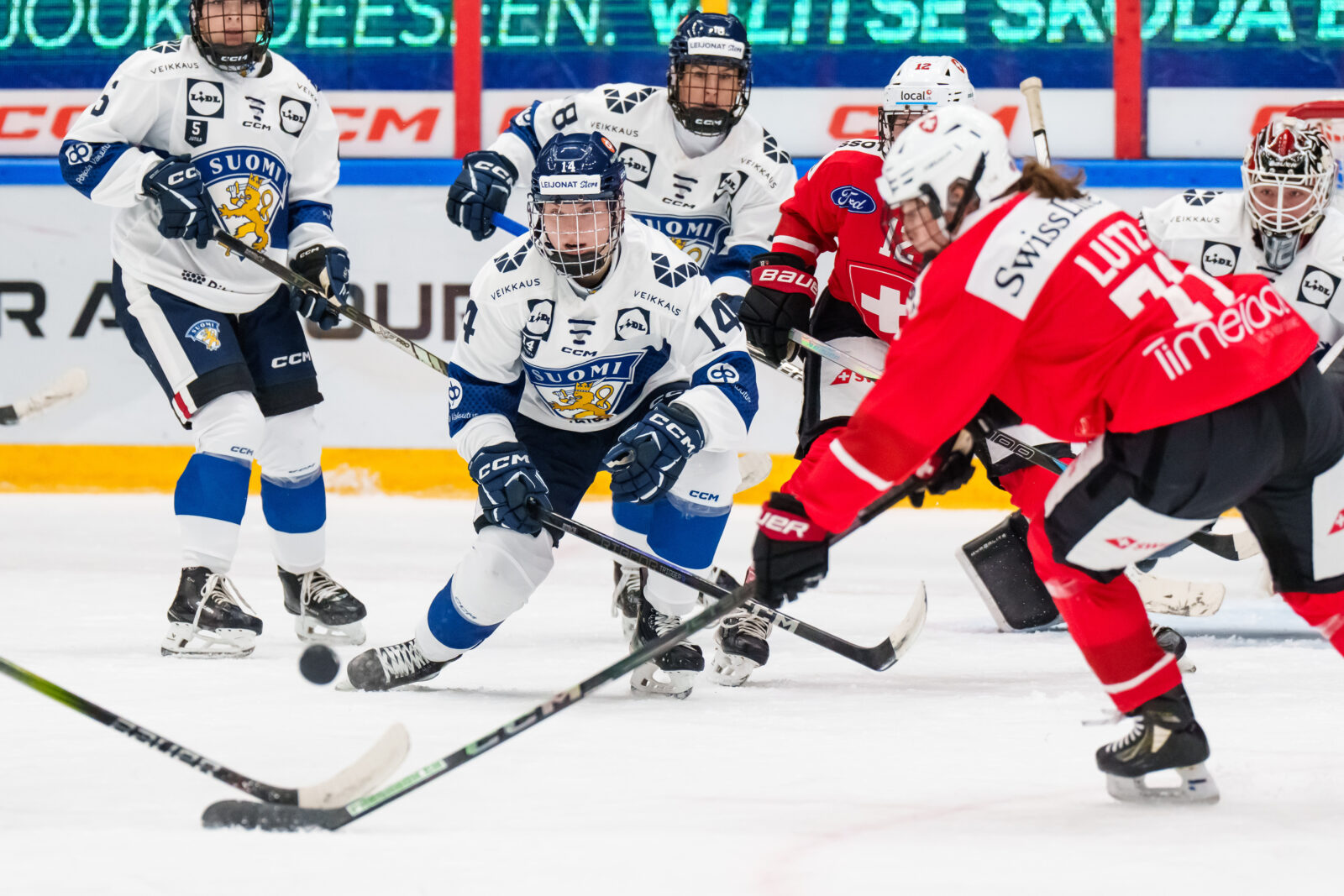 Naisleijonat pelaavat Euro Hockey Touria Lahden Wemasto Areenalla